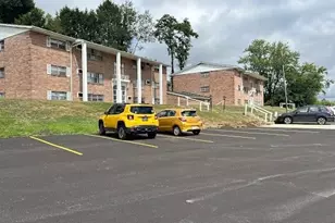 405 Colonial Dr, Steubenville, OH 43952 - Photo 5