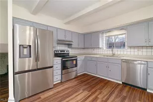 8671 Ashwood Dr, Strongsville, OH 44149 - Photo 11