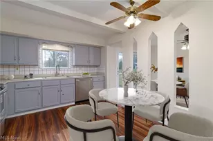 8671 Ashwood Dr, Strongsville, OH 44149 - Photo 9