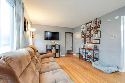640 E Lake Avenue, Barberton, OH 44203 - Photo 5