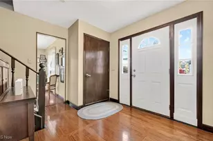 33771 Canterbury Rd, Solon, OH 44139 - Photo 3