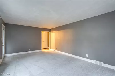 12855 Redwood Avenue NW, Uniontown, OH 44685 - Photo 5