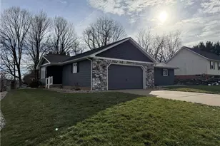 568 Lockport Ave SW, New Philadelphia, OH 44663 - Photo 3