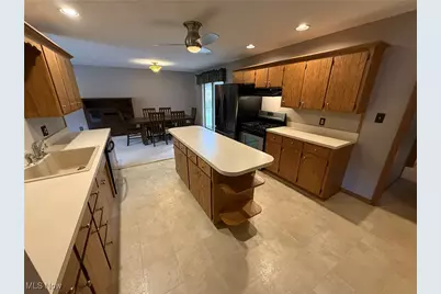 568 Lockport Avenue SW, New Philadelphia, OH 44663 - Photo 7