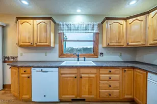 22 Westwood Dr, Parkersburg, WV 26101 - Photo 9