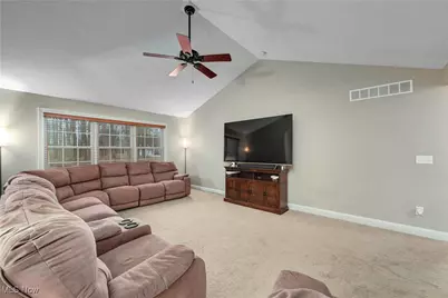 3654 Elizabeth Drive, Vermilion, OH 44089 - Photo 9