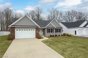 3654 Elizabeth Dr, Vermilion, OH 44089 - Photo 3