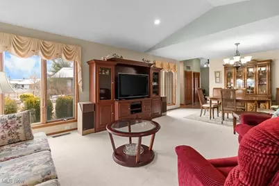 33025 Cobblestone Circle, North Ridgeville, OH 44039 - Photo 13