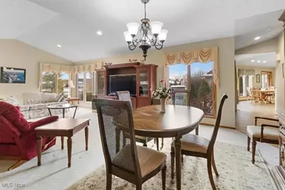 33025 Cobblestone Circle, North Ridgeville, OH 44039 - Photo 11