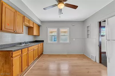 9806 Sladden Avenue #2/UP, Garfield Heights, OH 44125 - Photo 9