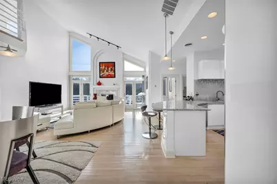 8709 Deer Creek Drive, Grandview Heights, OH 44147 - Photo 11