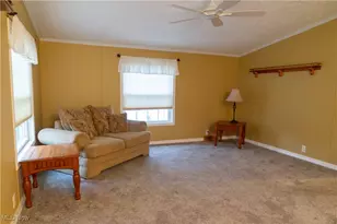 337 Pin Oak Cir, Elyria, OH 44035 - Photo 7