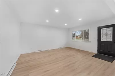 734 Frederick Boulevard, Akron, OH 44320 - Photo 5