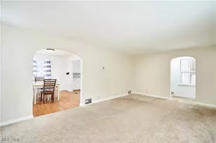 237 Orchard Hill Dr SW, North Canton, OH 44720 - Photo 3