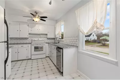 2690 Maitland Avenue, Cuyahoga Falls, OH 44223 - Photo 11