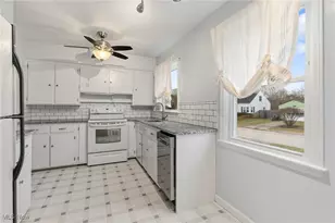 2690 Maitland Ave, Cuyahoga Falls, OH 44223 - Photo 11