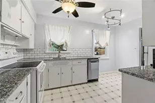 2690 Maitland Ave, Cuyahoga Falls, OH 44223 - Photo 9