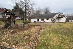 209 Maple Ave, St Clairsville, OH 43950 - Photo 7