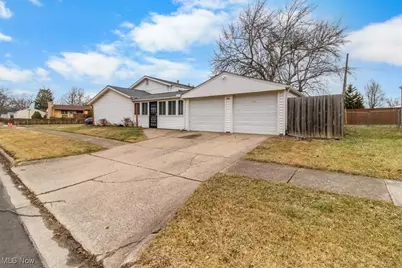 4721 Andover Avenue, Lorain, OH 44055 - Photo 3