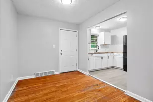 2195 N Taylor Rd, Cleveland Heights, OH 44112 - Photo 19