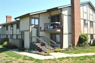 864 Kirkwall Dr, Akron, OH 44321 - Photo 1