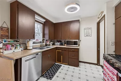 29566 Shaker Drive, Wickliffe, OH 44092 - Photo 11