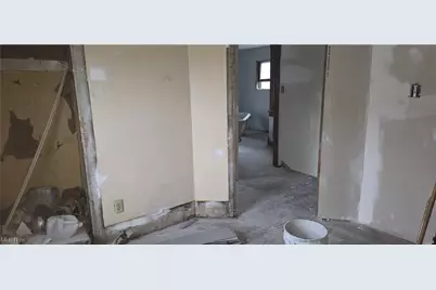 924 Lane Street, Akron, OH 44307 - Photo 15