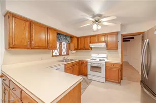 3990 Claridge Dr, Austintown, OH 44511 - Photo 11