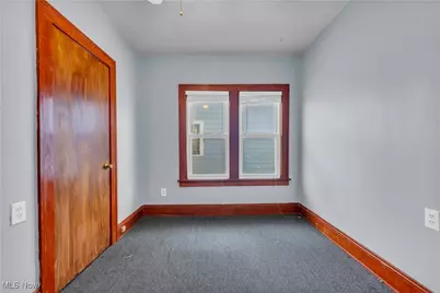 917 Helmsdale Road #2/UP, Cleveland Heights, OH 44112 - Photo 17