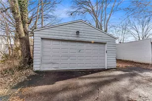 917 Helmsdale Rd, Cleveland Heights, OH 44112 - Photo 29