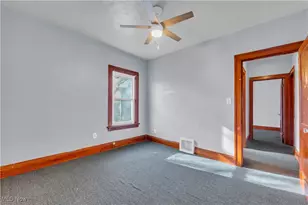 917 Helmsdale Rd, Cleveland Heights, OH 44112 - Photo 11