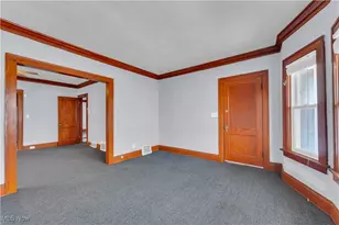 917 Helmsdale Rd, Cleveland Heights, OH 44112 - Photo 7