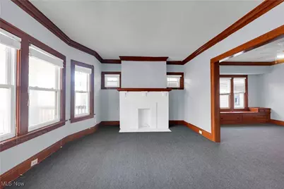 917 Helmsdale Road #2/UP, Cleveland Heights, OH 44112 - Photo 5