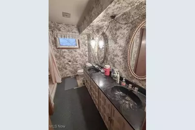 594 Center Street W, Warren, OH 44481 - Photo 5