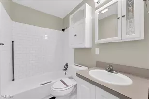 18804 Rockland Ave, Loveland, OH 44135 - Photo 15