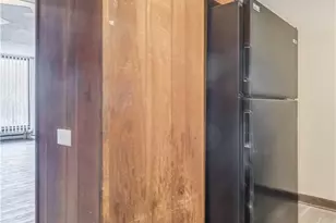 2331 E Market St, Akron, OH 44312 - Photo 7