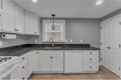 627 Poland Avenue, Struthers, OH 44471 - Photo 5