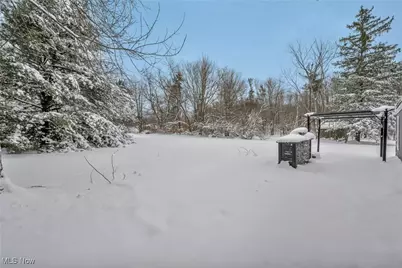 8564 Cedar Road, Chesterland, OH 44026 - Photo 33