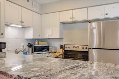 12520 Edgewater Drive #1203, Oakwood, OH 44107 - Photo 7