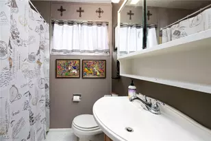 369 Franklin Ave, Barberton, OH 44203 - Photo 15