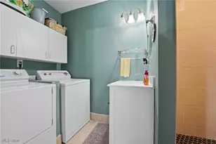 234 N Hambden St, Chardon, OH 44024 - Photo 25