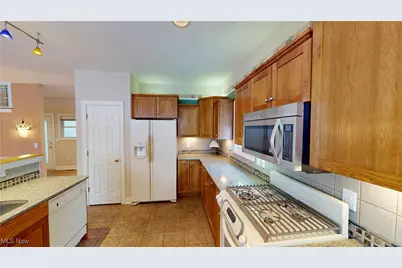 891 Stonewater Drive, Kent, OH 44240 - Photo 13