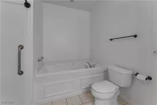 24 Hunters Woods Blvd, Canfield, OH 44406 - Photo 25