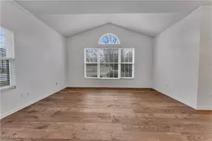 24 Hunters Woods Blvd, Canfield, OH 44406 - Photo 5