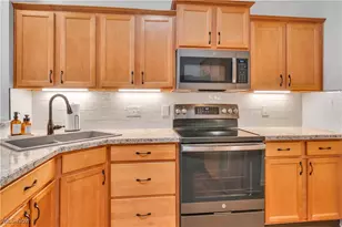 24 Hunters Woods Blvd, Canfield, OH 44406 - Photo 11