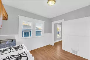 3992 E 26th St, Newburgh Heights, OH 44105 - Photo 7