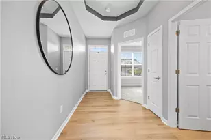 292 Kensington Wy, Elyria, OH 44035 - Photo 3