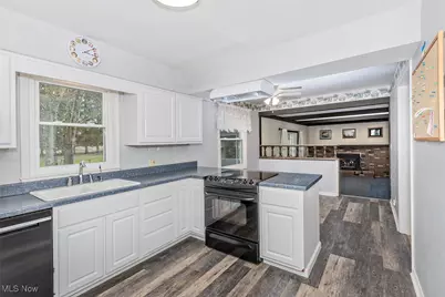 16860 Snyder Road, Chagrin Falls, OH 44023 - Photo 11