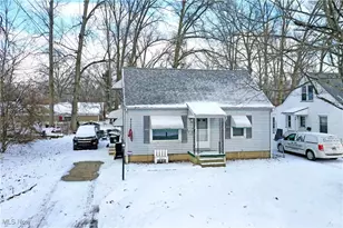 1722 Bradford St NW, Warren, OH 44485 - Photo 5