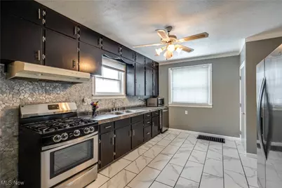 377 Hillsdale Avenue, Barberton, OH 44203 - Photo 11